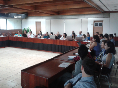 Asistentes a la conferencia sobre software libre en la Contraloría General de la República
